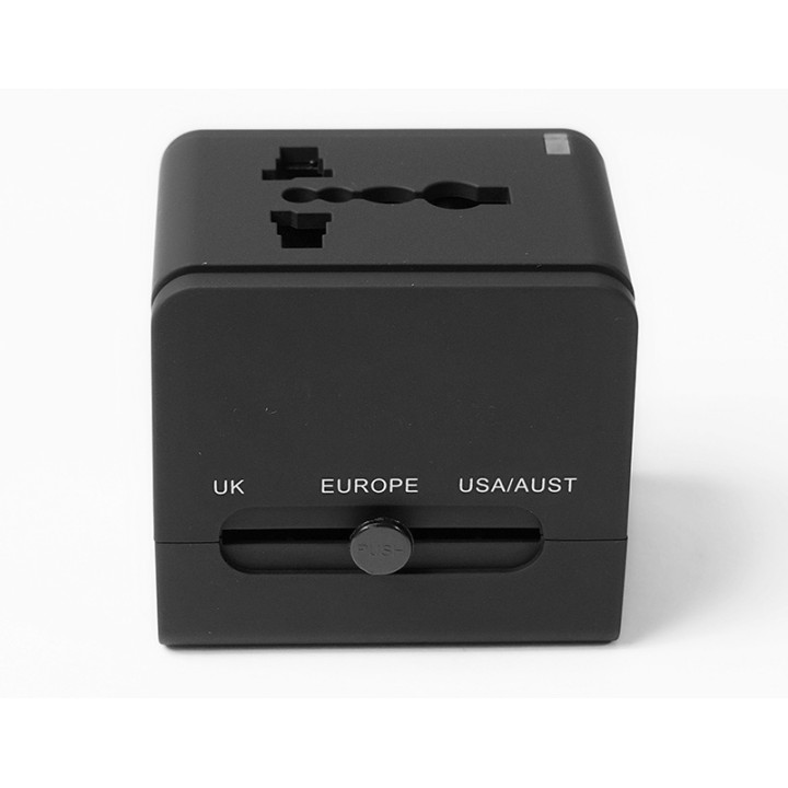 Универсальный дорожный сетевой переходник PowerPlant c USB 220V 6A